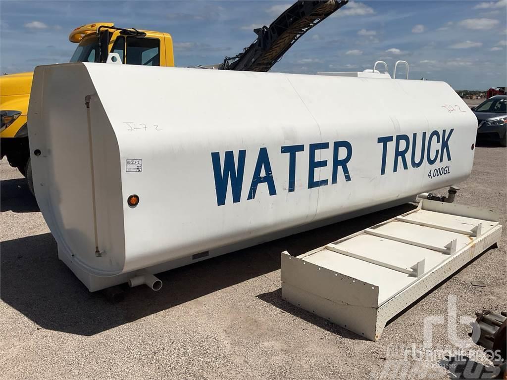  GLOBAL 4000 gal Water Truck Kabinen