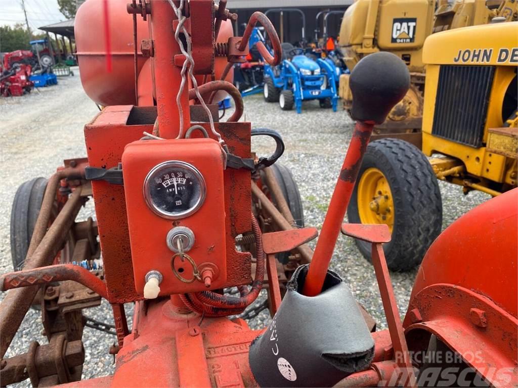 Allis Chalmers B Andere