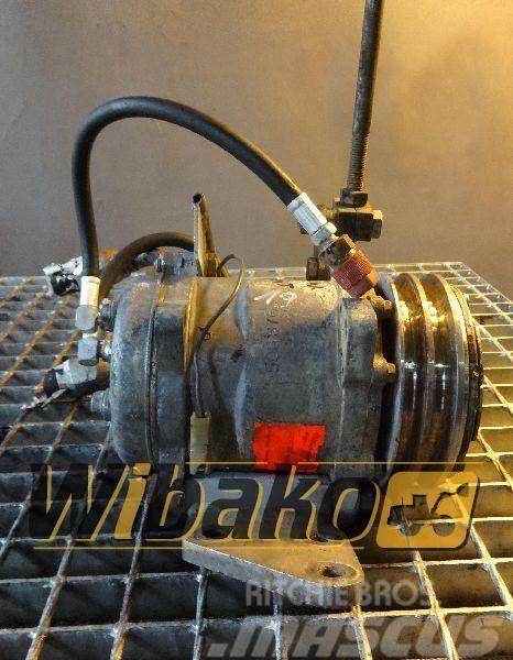 Hanomag Air conditioning compressor Hanomag 70E Motoren