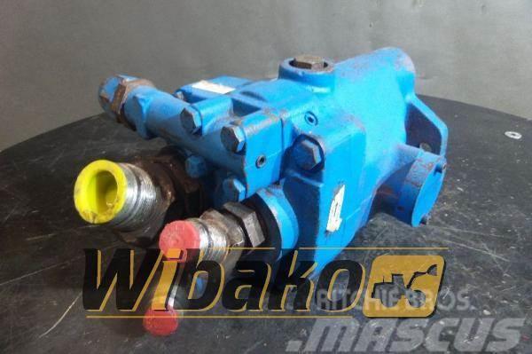 Vickers Hydraulic pump Vickers PVB15RSG21 430452021901 Bulldozer